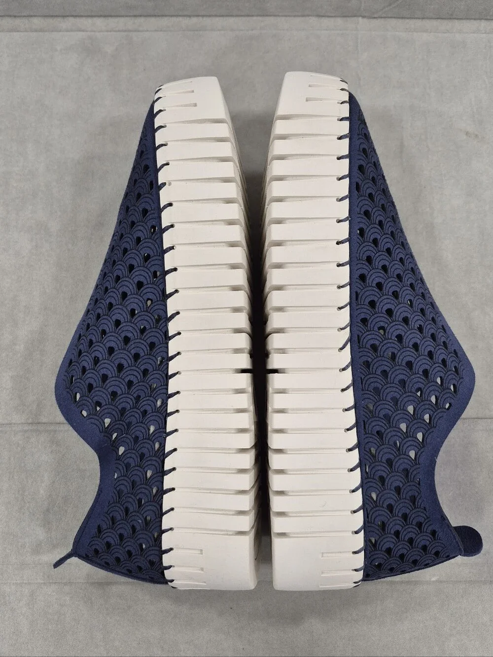 Project Cloud Darcy platform shoes women's 6 navy blue white slip on breathable